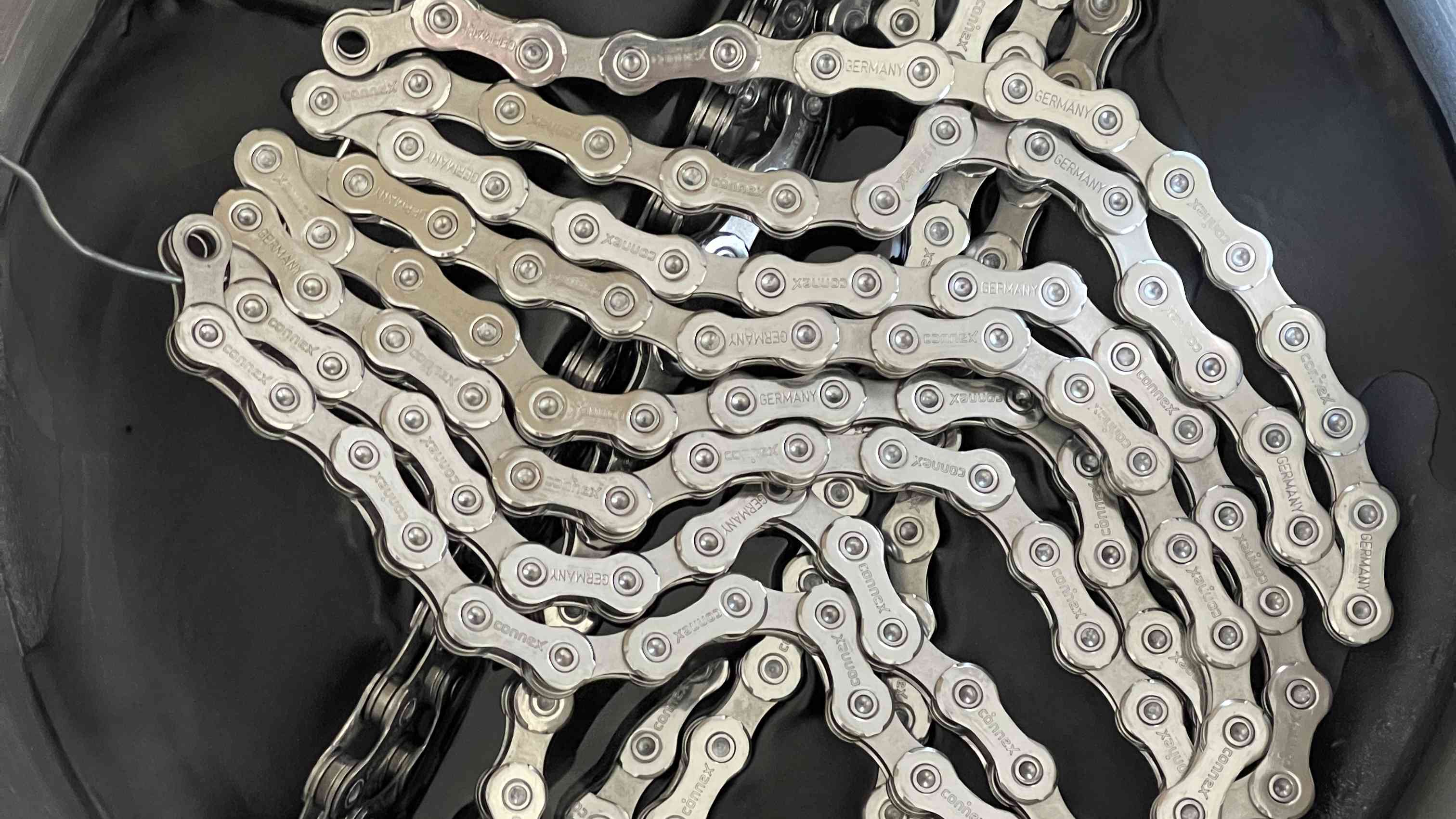 Bike Chain Waxing – A Complete Guide & Methods